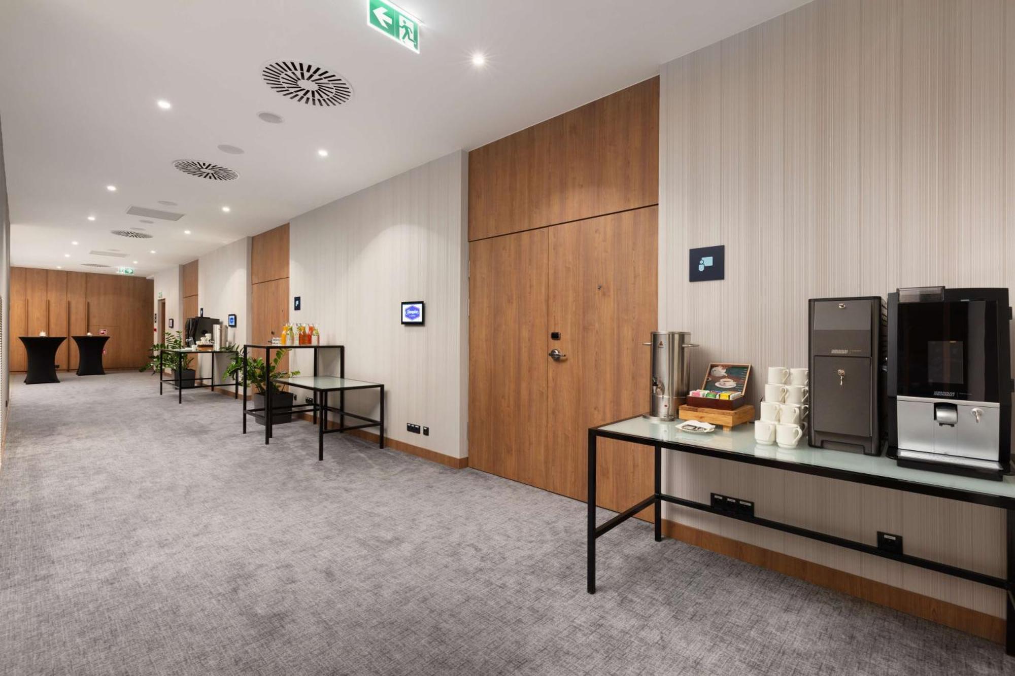 Hampton By Hilton Lodz City Center Екстер'єр фото